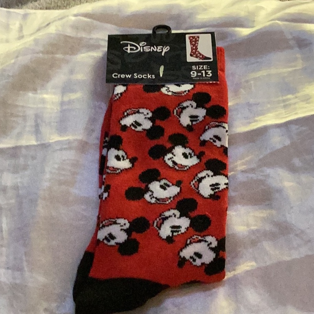 ❤️NWT Disney Mickey Mouse Crew Socks
 Size 9—13 Brand New ❤️